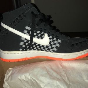 Mens brand new nike woven dunk